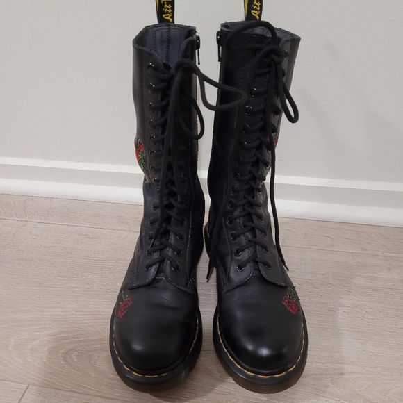 Dr Martens Womens Boots EU37 UK4 US6 Vonda Embroidered Red Roses 14 eyelet Black - Picture 4 of 16
